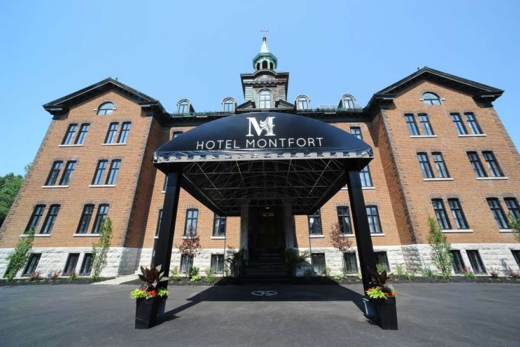 Vue extérieure de l’Hôtel Montfort à Nicolet.